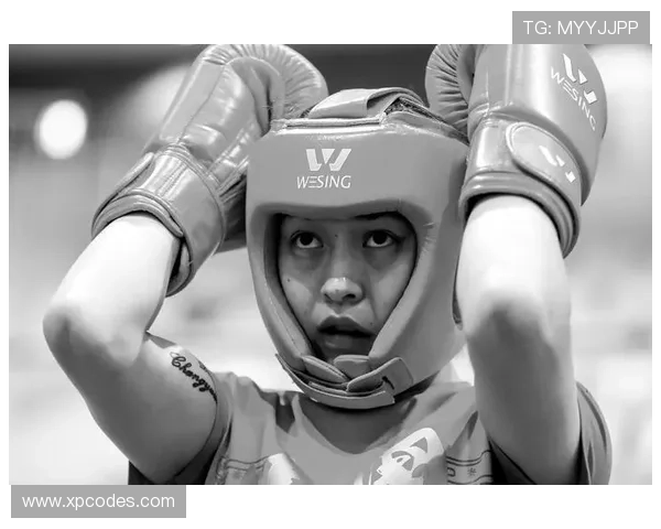 常园训练完直接拎爱马仕去吃米其林，这哪是拳击手啊